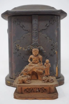 Figura de madera japonesa Fudo Myo en una casa pequeña, arte budista de Japón... Foto 1 de 4
