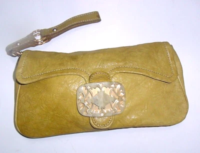 Precioso bolso de mano Tracy Reese New York de cuero amarillo azafrán con cierre de jade sintético Foto 1 de 3