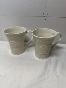 Belleek Ireland Claddagh 2er Set Tassen 4 1/4" geprägte Hände und Herz Tasse - Bild 1 von 11