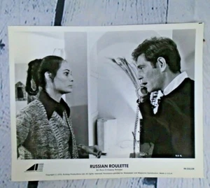 Vintage B&W Press Photo Russian Roulette George Segal Christina Raines 1975 - Picture 1 of 4