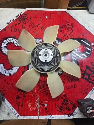 Муфта и лопасть вентилятора охлаждения радиатора Toyota 4Runner 3,4 л 6 цилиндров 1996-2002 B31 - Изображение 1 из 2