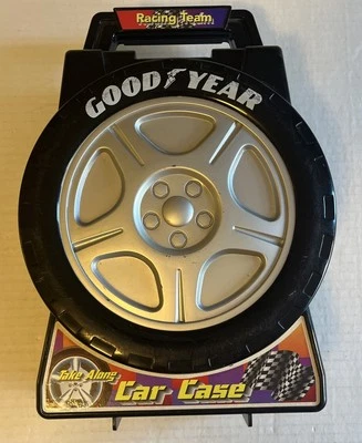 Estuche de coche Good Year para llevar equipo de carreras tiene capacidad para 36 fósforos autos hombre cueva garaje Foto 1 de 4