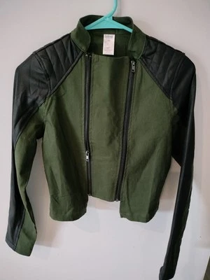 Женская куртка BALERA зеленая и черная - Изображение 1 из 4