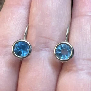 14K White Gold London Blue Topaz Lever Back Huggie 0.56” Earrings 1.39g AVN - Picture 1 of 10