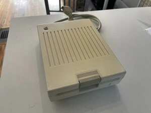 Apple Disk IIc 5,25" Diskettenlaufwerk A2M4050 - getestet und funktionsfähig - Bild 1 von 7