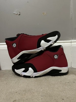 Jordan 14 Gimnasio Rojo Toro Racer Talla 8 Hombre’s  Foto 1 de 4