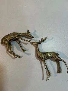 Juego de 2 estatuillas vintage de ciervos Buck and Doe de latón macizo de mediados de siglo* - Imagen 1 de 4