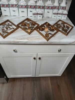 Set of 4 Syroco? Wood Gold Metal Retro Floral Flower Mid Century Wall Plaques - Image 1 of 4