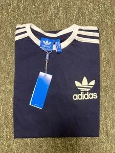 T-shirt uomo Adidas Originals retrò manica corta girocollo 3 strisce blu navy S nuova - Foto 1 di 4