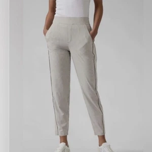 Athleta Brooklyn strukturierte Knöchelhose City Streifen weiß/grau Größe 12/T - Bild 1 von 15