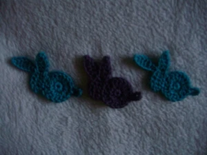 Hase Applikation Aufnäher gehäkelt Tiere Kuscheltiere Häkelblumen - Bild 1 von 2