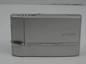 Sony Cyber Shot DSC-T30 Digital Camera 7.2MP Silver - TESTED Screen Damaged - Picture 1 of 13