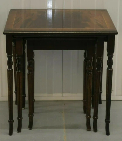 GORGEOUS BROWN MAHOGANY SET NEST OF TABLES ON FLUTED LEGS Cover