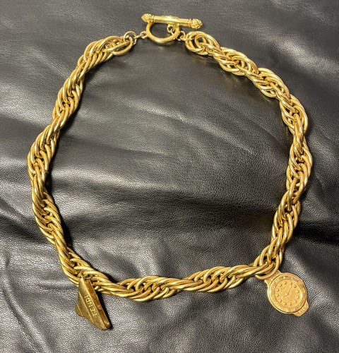 COLLANA CIONDOLO ICONICA FENDI Splendida Placcata Oro 18k CIONDOLI MANCANTI LOOK