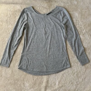 Athleta Women Top Long Sleeve Yogini Criss Cross Back Heather Gray Sz Medium - Picture 1 of 11