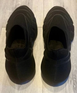Givenchy TK 360 Plus Negro Talla 44 (Reino Unido 10, EE. UU. 11) probado pero por lo demás sin usar - Imagen 1 de 17