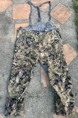 Pantalones con tirantes de caza Sitka Gear GoreTex Optifade XXL con cinturón eCamo JUSTOS Foto 1 de 4