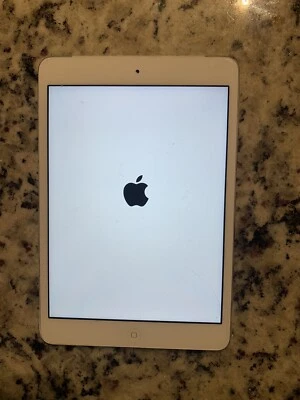 Apple iPad mini 2 16 GB, Wi-Fi + celular (desbloqueado) - 7,9 pulgadas - plateado Foto 1 de 3