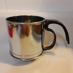 Vintage Small 1 Cup Flour Sifter With Squeeze Handle Approx 4" - Picture 1 of 8