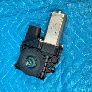 2006-2011 BMW E90 E91 M3 335i 328i 325i 323i Window Motor Rear  left OEM 1060079 - Picture 1 of 6