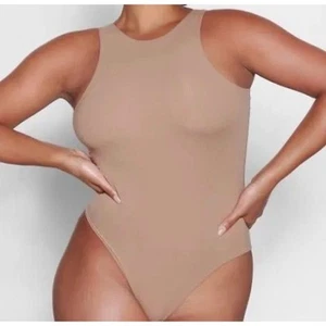 SKIMS Fits Everybody Size 4X High Neck Bodysuit Top Umber NWT Kim K - Picture 1 of 8