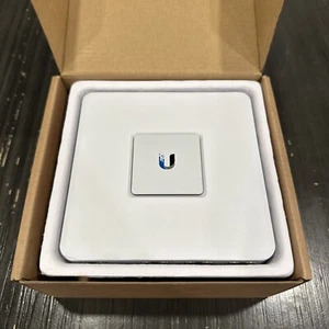Ubiquiti Unifi Gigabit Security Gateway Router USG 1000Mbps New Opened Box - Picture 1 of 7