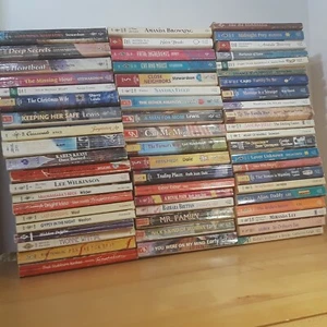Lot of 60 Harlequin Books - Picture 1 of 12