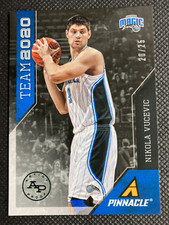 2013-14 Panini Pinnacle Nikola Vucevic /25 Team 2020 Artist Proof Green