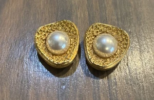 Vintage Musi Shoe Clips Gold Tone Faux Pearls Patented - Picture 1 of 4
