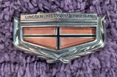 CAPUCHA DELANTERA MERCURIO MONTEREY COLONY PARK MARQUIS CIRCA '72 DIMB 8B343 BA Foto 1 de 4