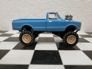 CUSTOM 1:64 GreenLight 1972 K10 Chevy MONSTER TRUCK MEGA MUD Racing CHEVEROLET - Picture 1 of 12