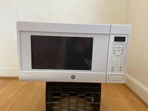 GE Countertop Microwave - Picture 1 of 8