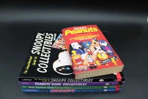Peanuts Snoopy ~ Collectibles Books (lot of 5) A Schiffer Book for Collectors - Foto 1 di 7