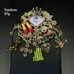 Pendant Brooch - Picture 1 of 7