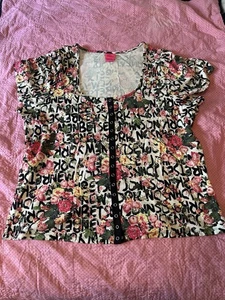 Torrid & Betsey Johnson collab Plus Size 4 Top Floral Betsey Print Shirt Blouse - Picture 1 of 4