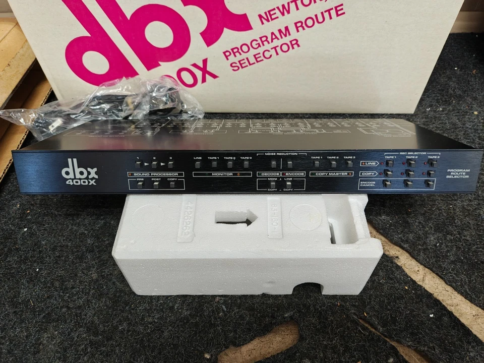 Selector de enrutamiento de programa DBX 400X NUEVO EN STOCK nunca usado G2U Foto 1 de 4