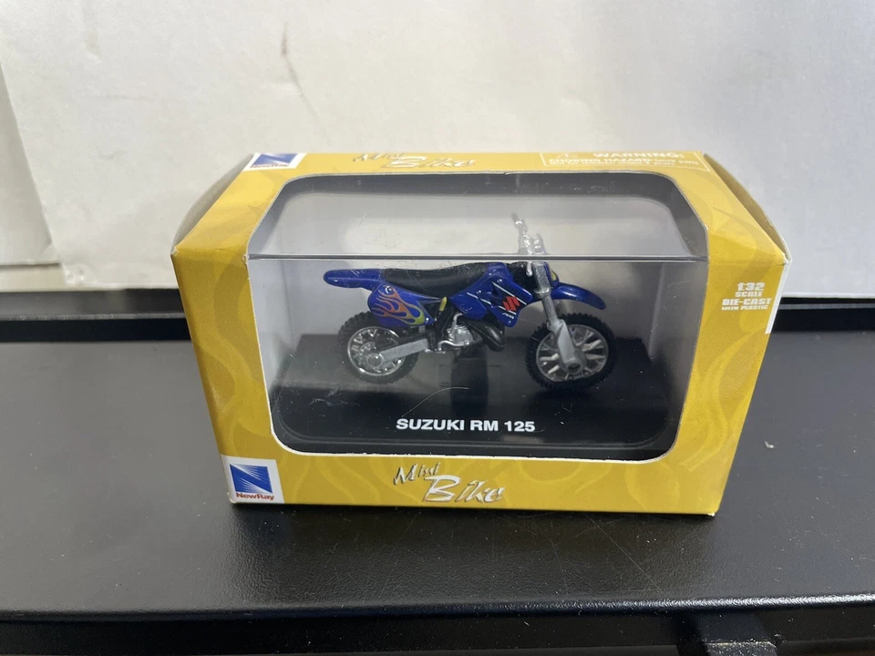 NewRay Suzuki GSX 1300 R Mini Motorcycle Scale 1 32 Die Cast C5