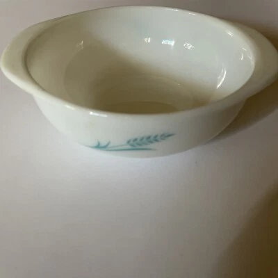 Pyrex Promo 1.5 Quart White Casserole Dish Bowl Blue Wheat Pattern Vintage - Image 1 of 4
