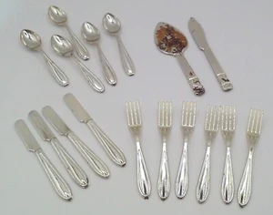 Juguete Color Plata Plástico 4" Cubiertos Lote de 17 Piezas Algunos Irwin Hecho en EE. UU. - Imagen 1 de 9