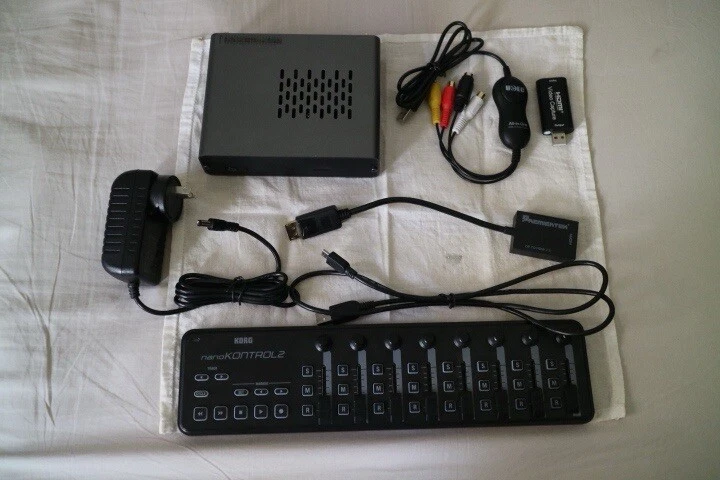 Gravity Waaaves Video Mixer / Waaave Pool HD Capture Bundle - Image 1 of 4