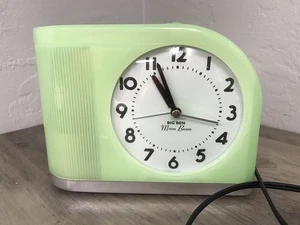 Big Ben RARE Lime Green Moon Beam Light Up Clock Flashing Light Alarm-Tested - Picture 1 of 9