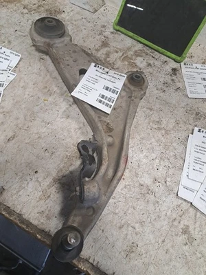 Brazo de control inferior delantero lado pasajero Rh 2016 Qx60 Sku#4217459 Foto 1 de 4