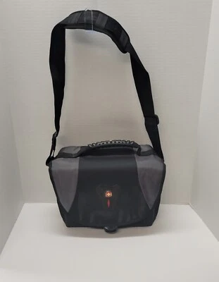 Bolsa grande para câmera Swiss Gear preta e prata - Imagem 1 de 4