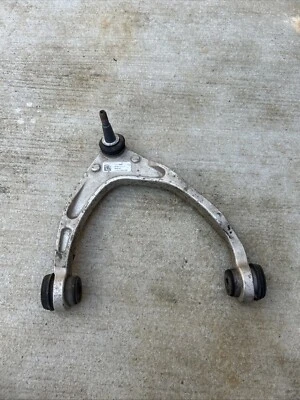 Brazo de control superior delantero aluminio 40 k para pasajero derecho camioneta GMC SIERRA 14-16 Foto 1 de 4