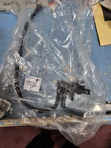 GENUINE NEW CITROEN / PEUGEOT 1.6 VTI THP BREATHER PIPE V759514680 - Picture 1 of 3