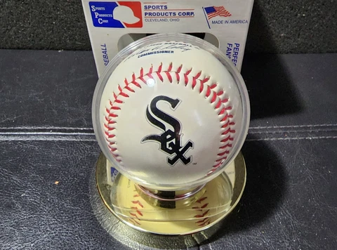CHICAGO WHITE SOX IRAWLINGS BASEBALL WITH HOLDER AND BOX Cover