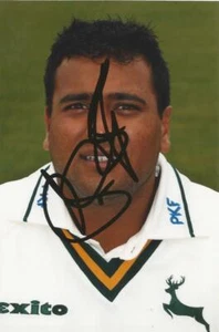 NOTTINGHAMSHIRE & ENGLAND CRICKET: SAMIT PATEL SIGNED 6x4 PORTRAIT PHOTO+COA - Picture 1 of 1