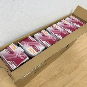 Lotto di 6 guanti bianchi monouso in lattice HDX (200 ct taglia unica adatti alla maggior parte) - Foto 1 di 3