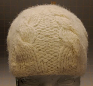 Damen XS/S Express weiche weiße Strick Angora Mischung Beanie Totenkopf Mütze - Bild 1 von 5