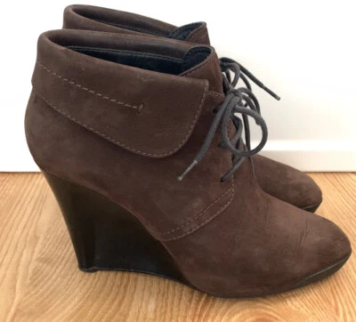 Tod's Dark Brown Leather Wedge Ankle Booties size 35.5 - Image 1 of 4